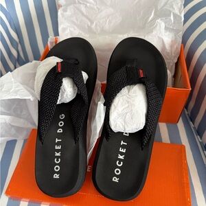 Rocket Dog Black Flip Flops New in Box